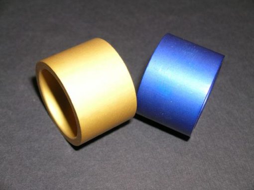 Rivestimento ceramico duro e colorato per alluminio