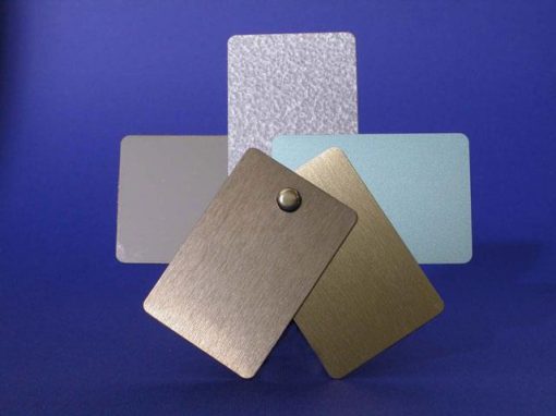 Laminati composti da metallo e carta impregnata