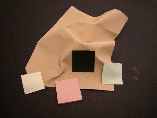 Materiale polimerico caricato con un materiale ceramico
