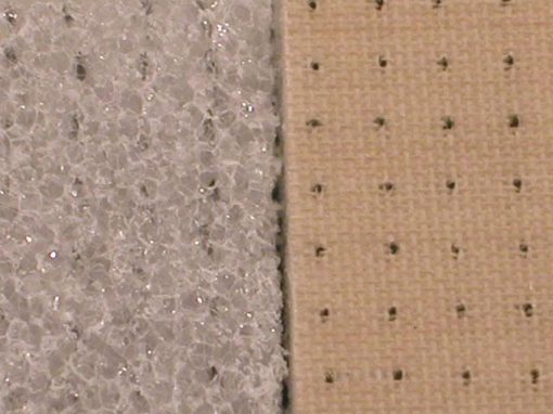 Materiale composto con schiuma a due strati