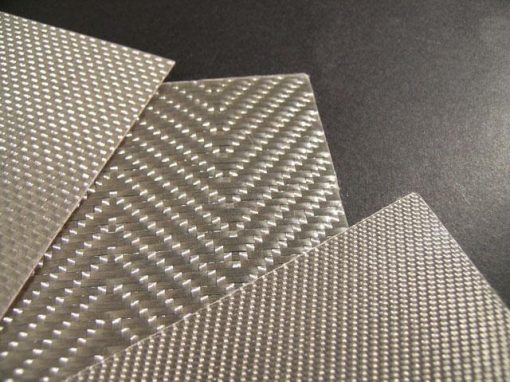 Tessuti compositi con differenti combinazioni di fibre