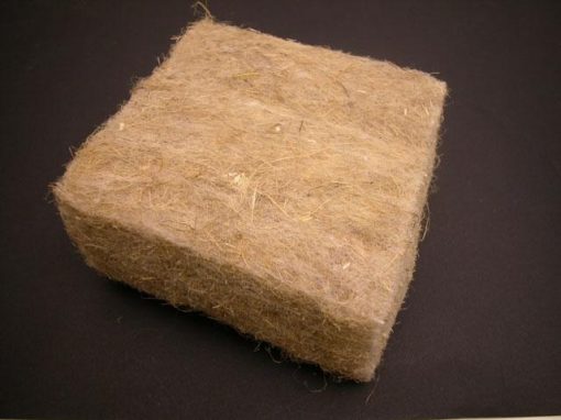 Materiale in fibre di canapa e poliestere